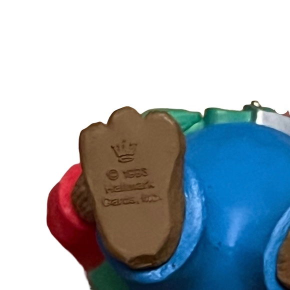 1993 Hallmark Dad’s Workshop Keepsake Ornament Bear with Saw - Picture 4 of 4